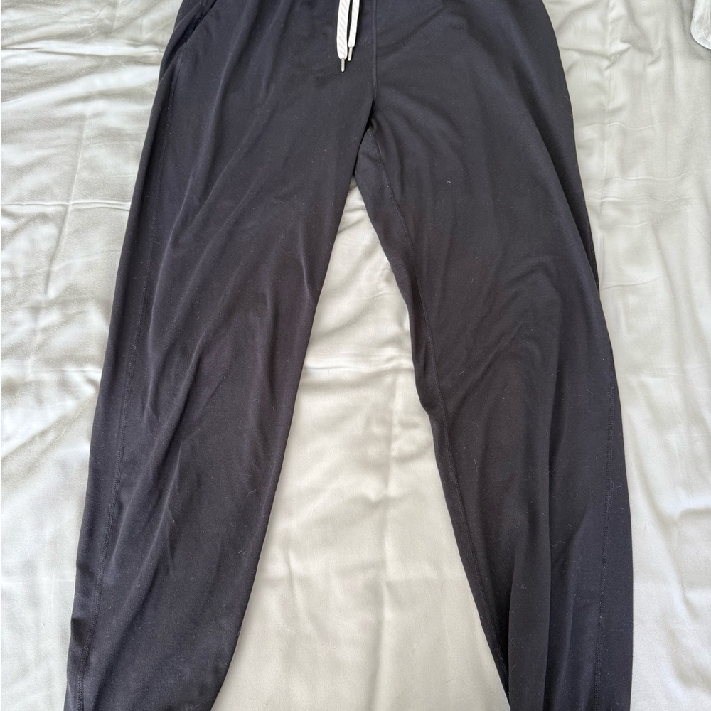 Vuori Women’s Black Jogger Pants